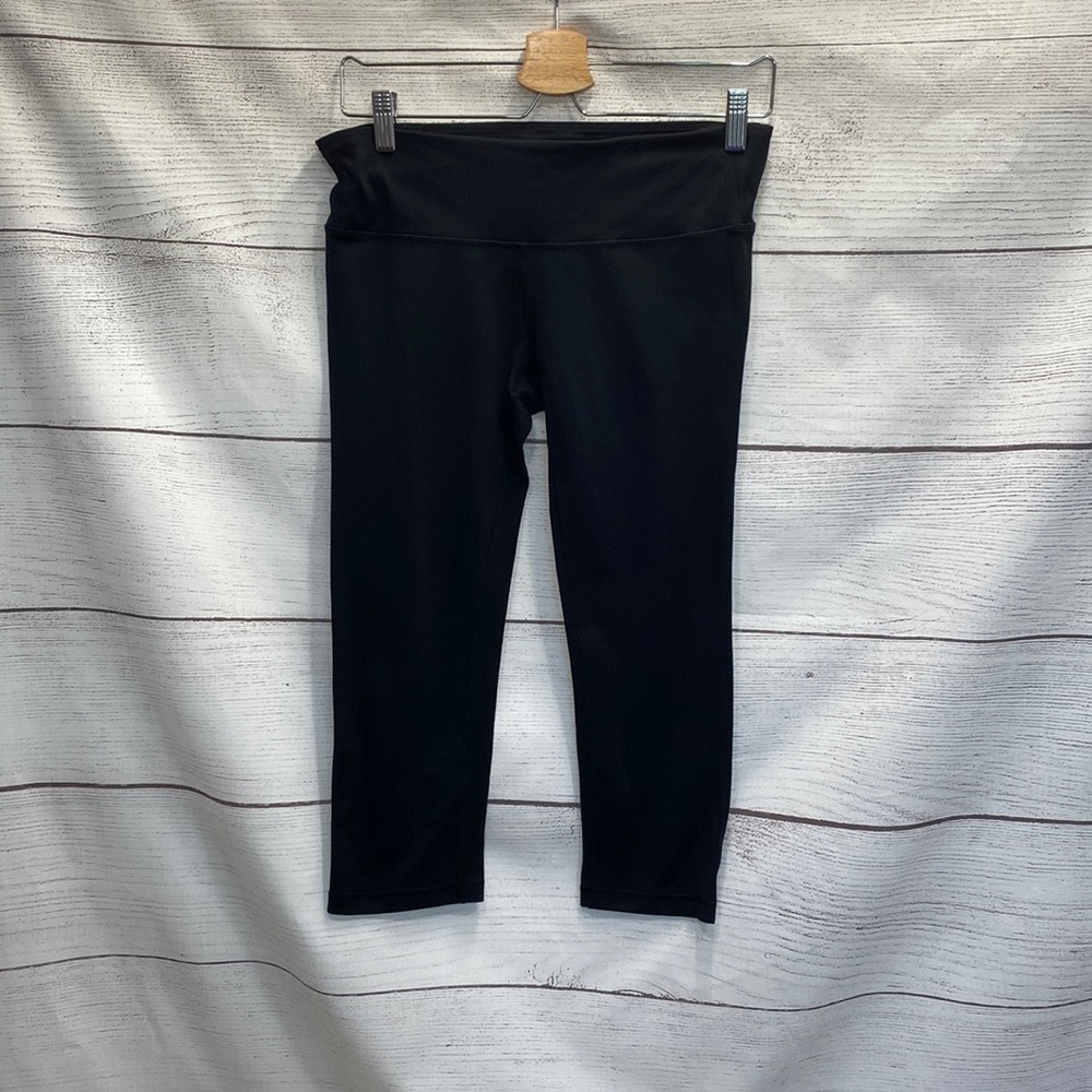 Black Gap Body Gap Fit cropped capri work out leggings pants Medium